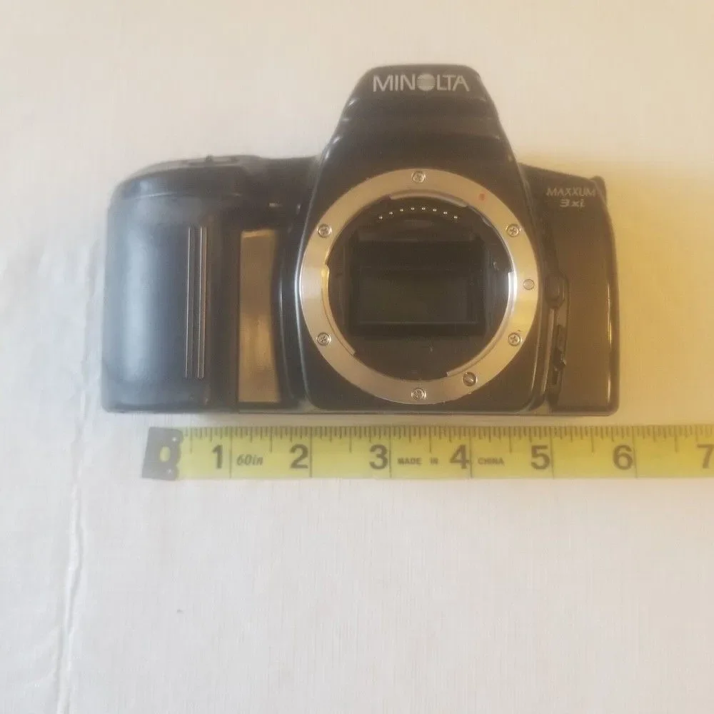 Minolta Maxxum 3Xi 35mm SLR Film Photography Black Camera Body Auto Focus Flash